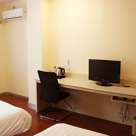 Hanting Express Changzhou Railway Station North Square Room photo