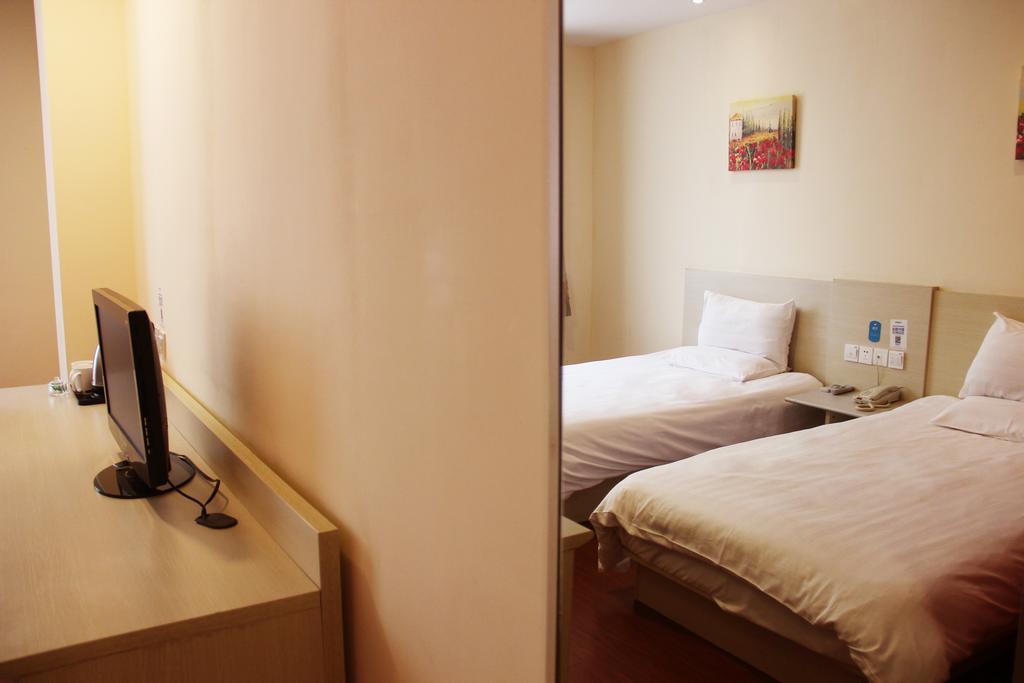 Hanting Express Changzhou Railway Station North Square Room photo